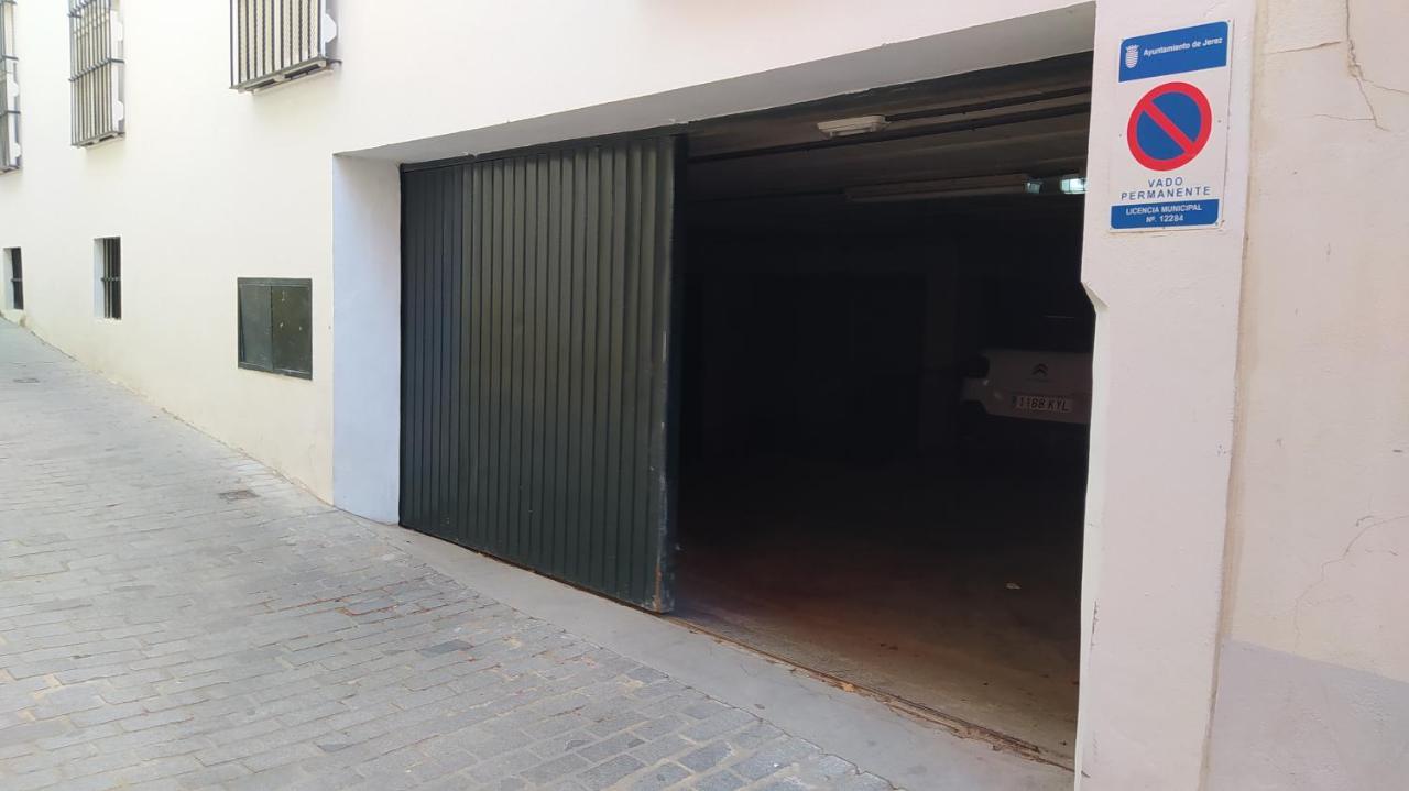Sherryflat Claveles - Parking Jerez de la Frontera Exterior photo
